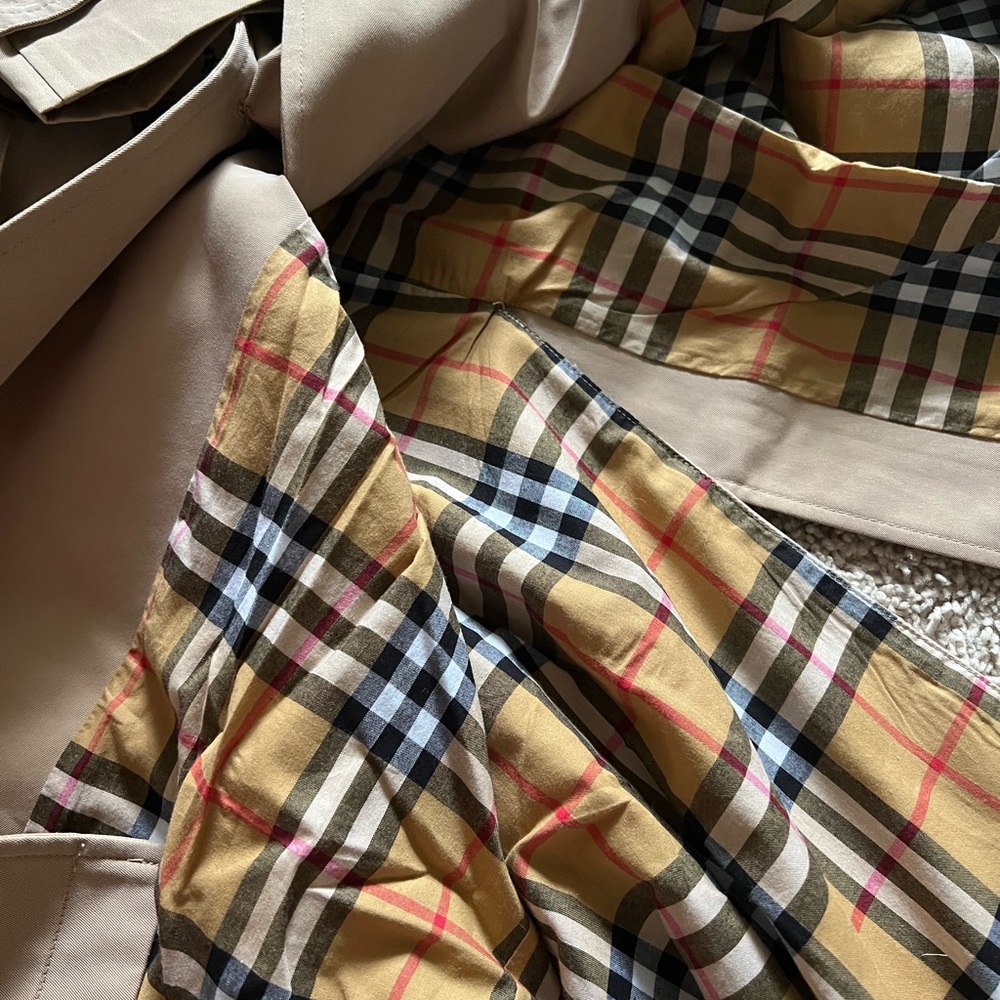 Burberry Kris Wu Grafitti coat usa 2 can fit small as well - Picture 8 of 16